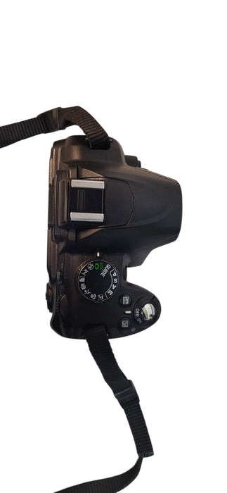Nikon D3000 10MP APS-C DSLR, Camera | No Battery/Lens