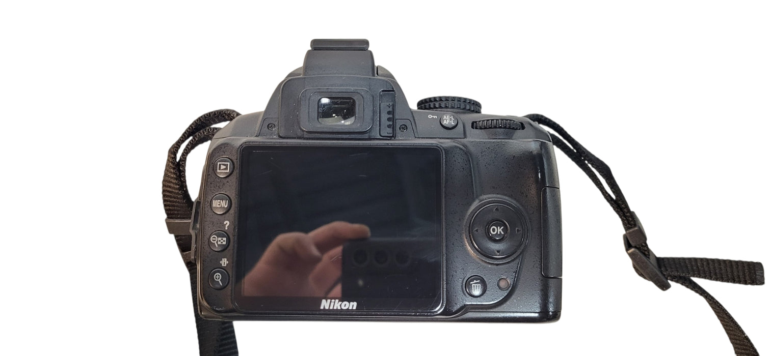 Nikon D3000 10MP APS-C DSLR, Camera | No Battery/Lens