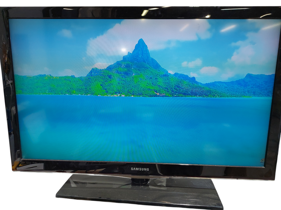 Samsung 40" LCD Tv Model: LN40C540  may 2010 model