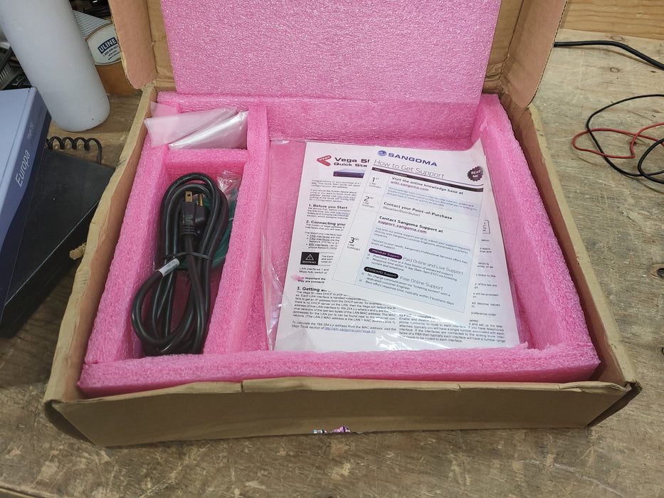 VegaStream Vega 50 Europa IP Telephony Gateway 8FXO Open box