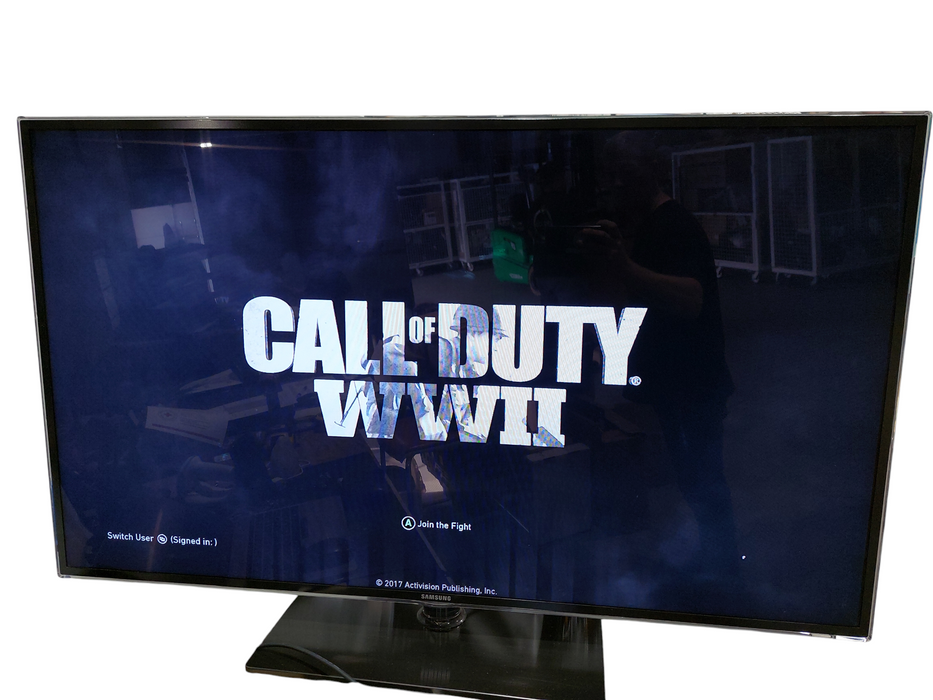 Samsung 55" LED TV Model: UN55D6900 With an Xbox One X, Controller & Game, COD