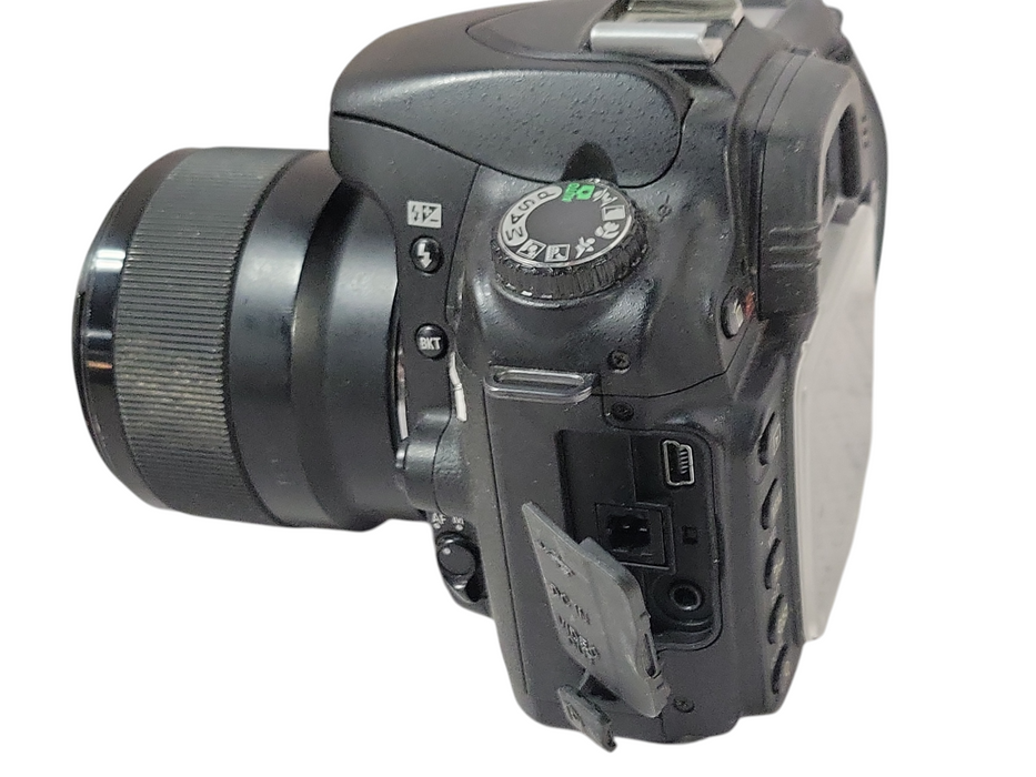 Nikon D80 Digital SLR Camera w/ 0.45m/1.48ft lens UNTESTED, no battery/sd card