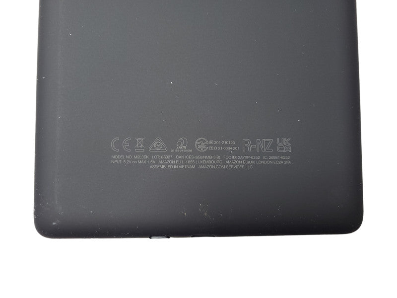 Amazon Kindle Paperwhite (M2L3EK) 11th GEN 16GB, Wi-Fi, 6.8 in w/ a case $