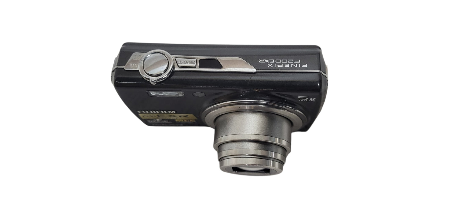 FUJIFILM FinePix F200EXR Gigital Camera