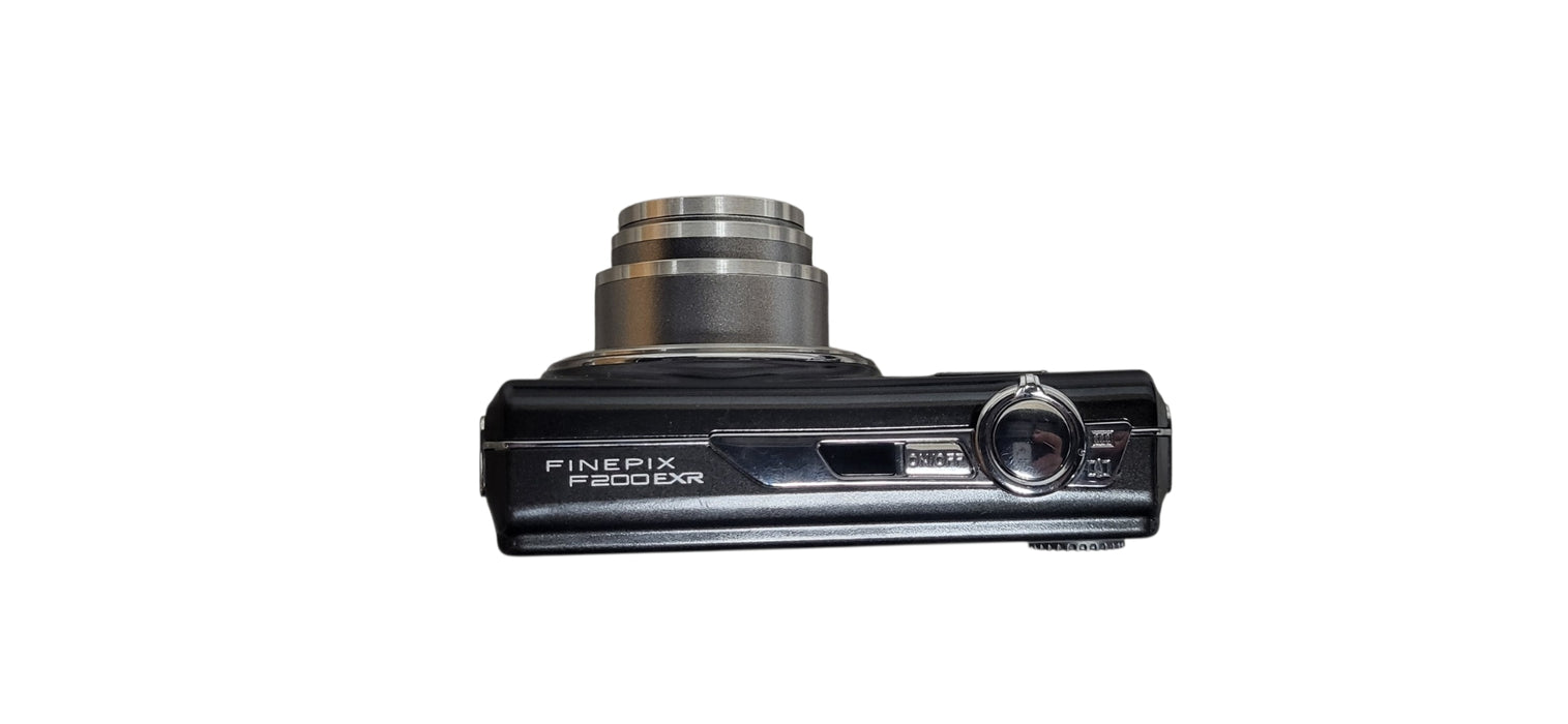 FUJIFILM FinePix F200EXR Gigital Camera