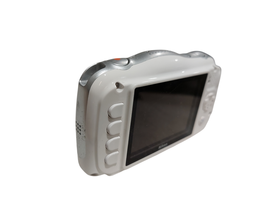 Nikon Cool Pix Digital Camera Nikkor 3x Optical Zoom Waterproof Model: S33