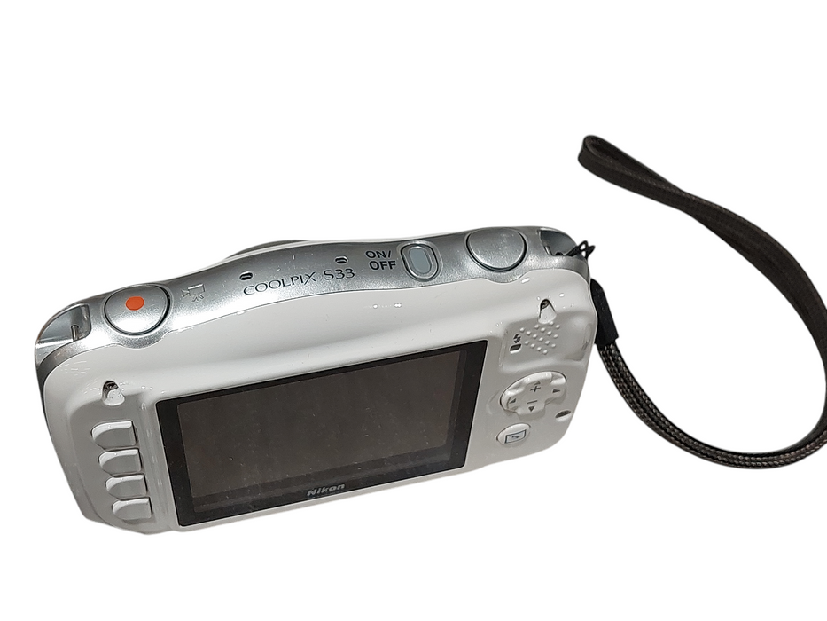 Nikon Cool Pix Digital Camera Nikkor 3x Optical Zoom Waterproof Model: S33