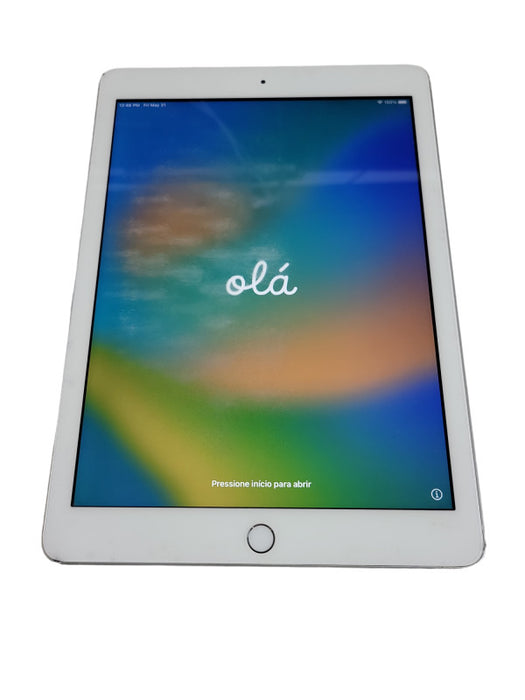 Apple iPad 5th Gen (A1822) - READ Î
