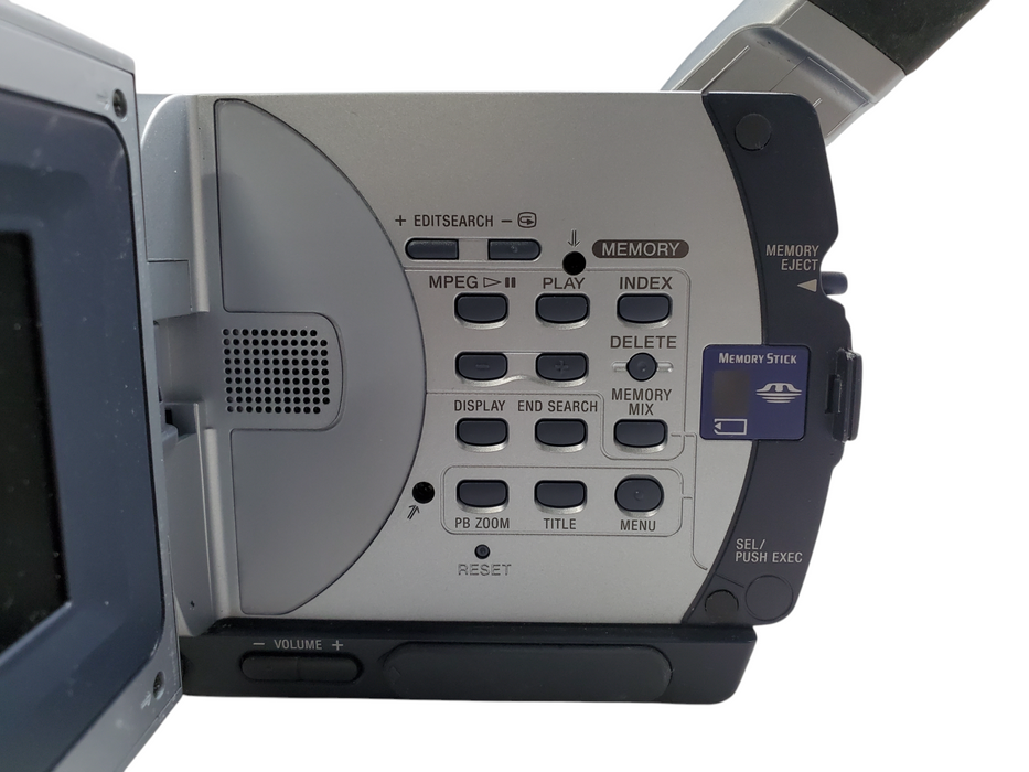 Sony DCR-TRV730 Digital 8 Digital Video Camera Recorder + Battery