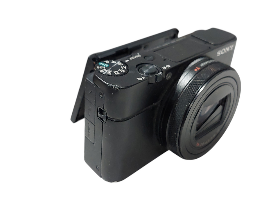 Sony Cyber-Shot Exmor RS 4K  RX100 Model: DSC-RX100M7 No battery , shutter issue