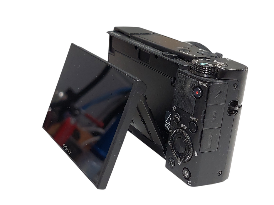 Sony Cyber-Shot Exmor RS 4K  RX100 Model: DSC-RX100M7 No battery , shutter issue
