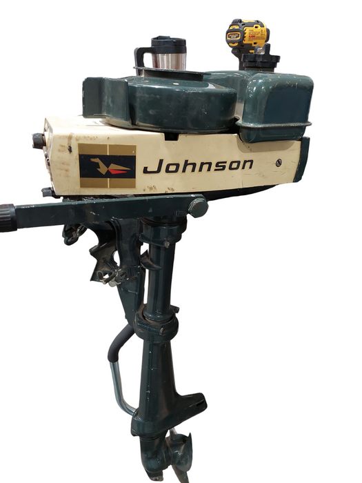 Johnson Outboard 1.5 HP Boat Motor Model: 1R69C ( AS-IS )