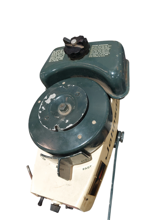 Johnson Outboard 1.5 HP Boat Motor Model: 1R69C ( AS-IS )
