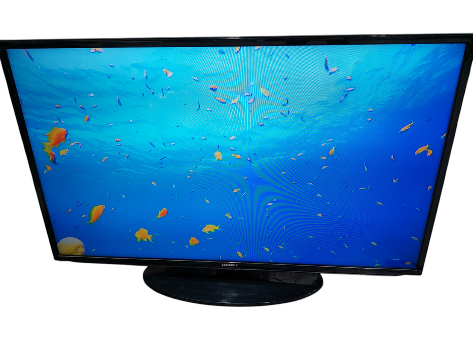 Samsung TV 2013  UN46EH5300F & PS4 Pro CUH-7115B with Controller Combo