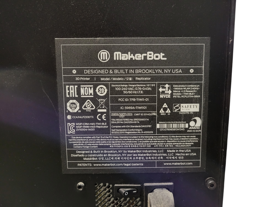 MakerBot Replicator Desktop 3D Printer READ