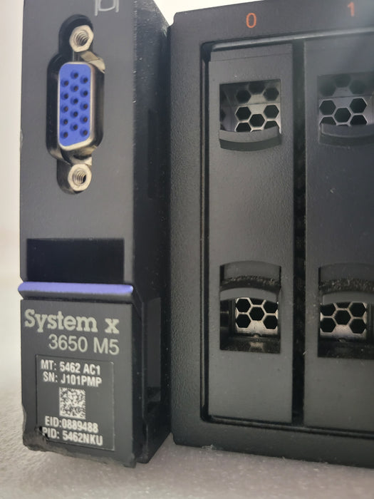 Lenovo System X 3650 M5, 1x Xeon E5-2690v3 2.60GHz 64GB DDR4, 2x900W PSU, 8x 2.5