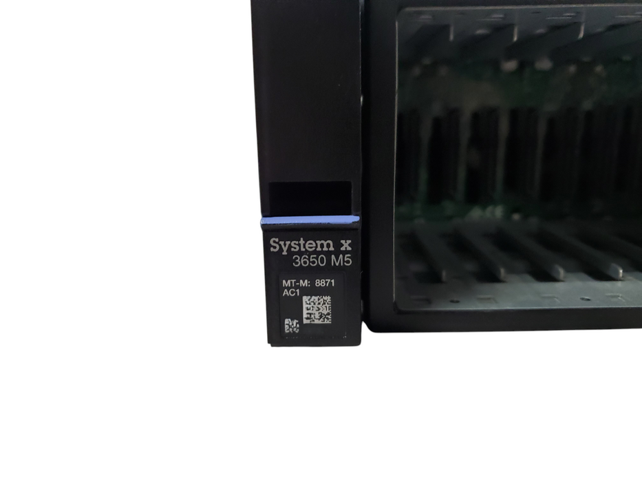 Lenovo System X3650 M5 - 2x Xeon E5-2640 v4, 64GB DDR4 - No HDD