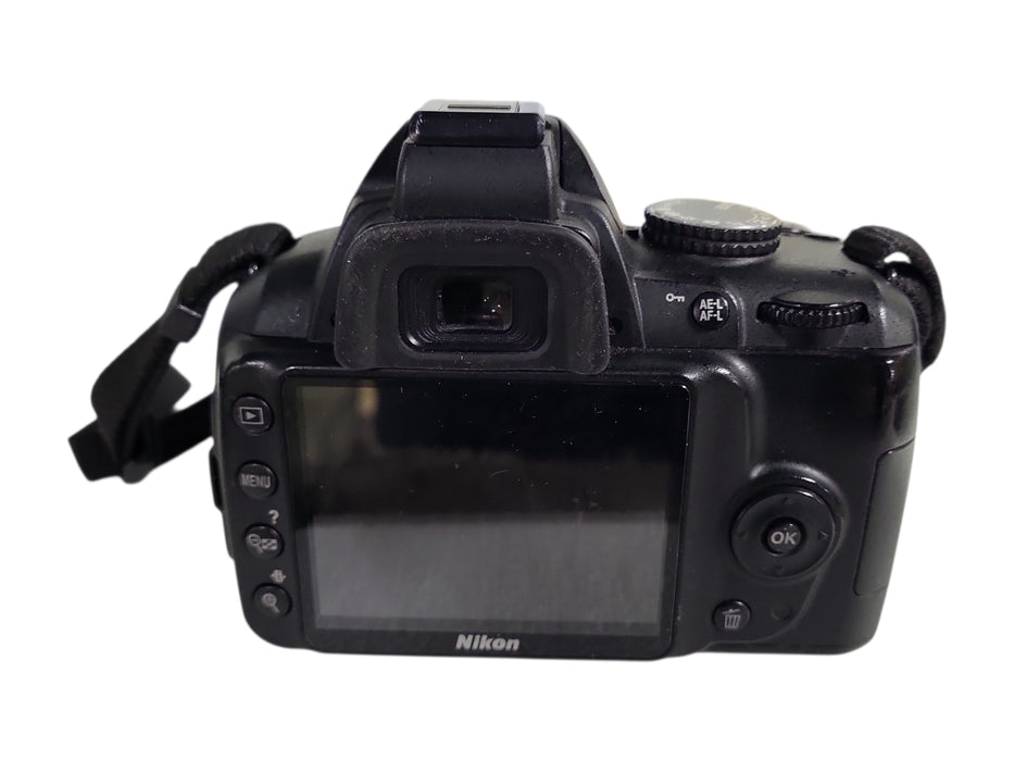Nikon D3000 10.2MP Digital SLR DSLR Camera No Battery, READ