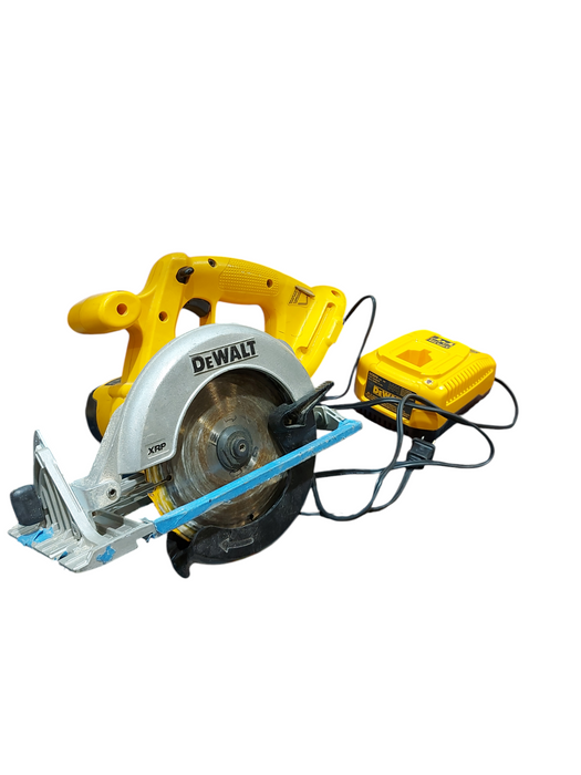 DeWALT DC390 6 1/2" 18v Li-ION CORDLESS CIRCULAR SAW - DW9116 Charger NO BATTERY