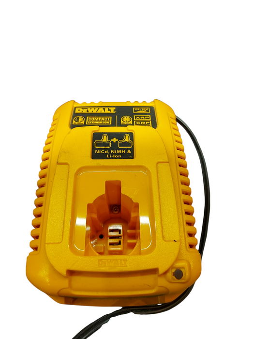 DeWALT DC390 6 1/2" 18v Li-ION CORDLESS CIRCULAR SAW - DW9116 Charger NO BATTERY