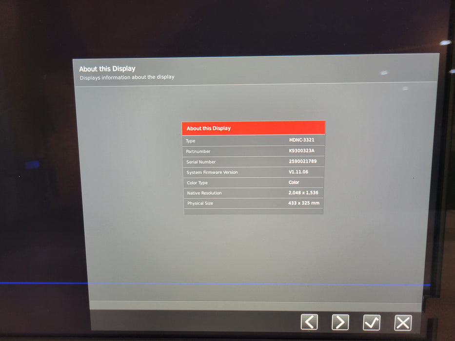 Barco MDNC-3321 Monitor 2MP 2048x1536 Resolution w/ Stand and power adapter READ