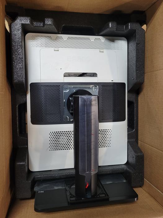 Barco MDNC-3321 Monitor 2MP 2048x1536 Resolution w/ Stand and power adapter READ