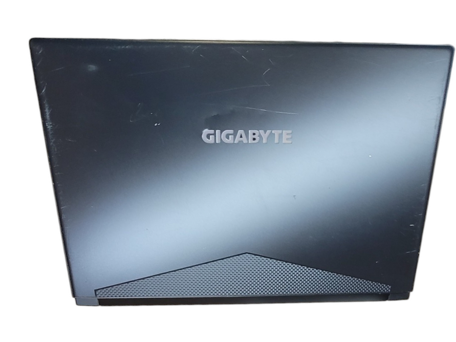 Gigabyte Aero 15-X9 i9-8950HK 32GB DDR4 RTX 2070 w/ Max Q 256GB NVMe READ