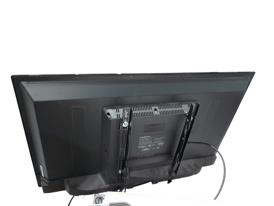 INsignia 32" TV Model: NS-32D20SNA14