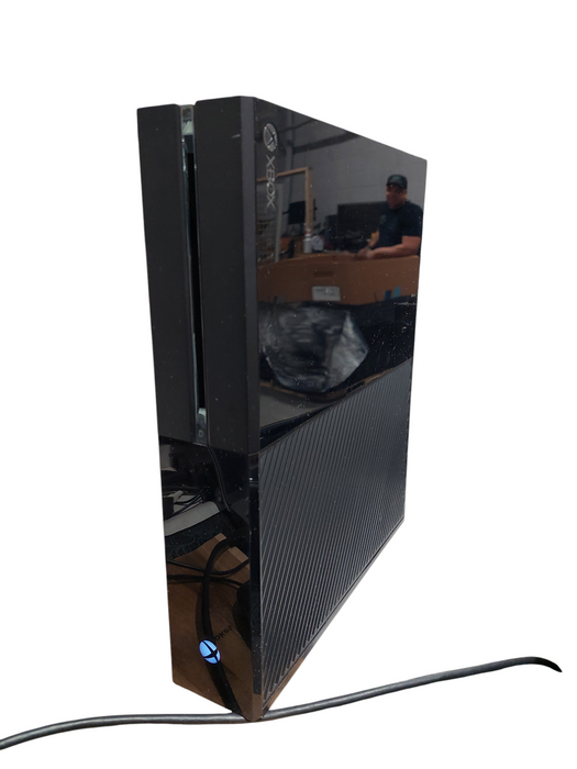 Xbox One , 1 Controller , Power Block & Hdmi Cable Model : 1540 with Kinect Cam