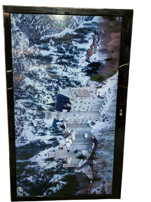 LG 47" TV Model: 47LW5600