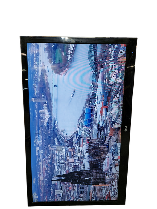 LG 47" TV Model: 47LW5600