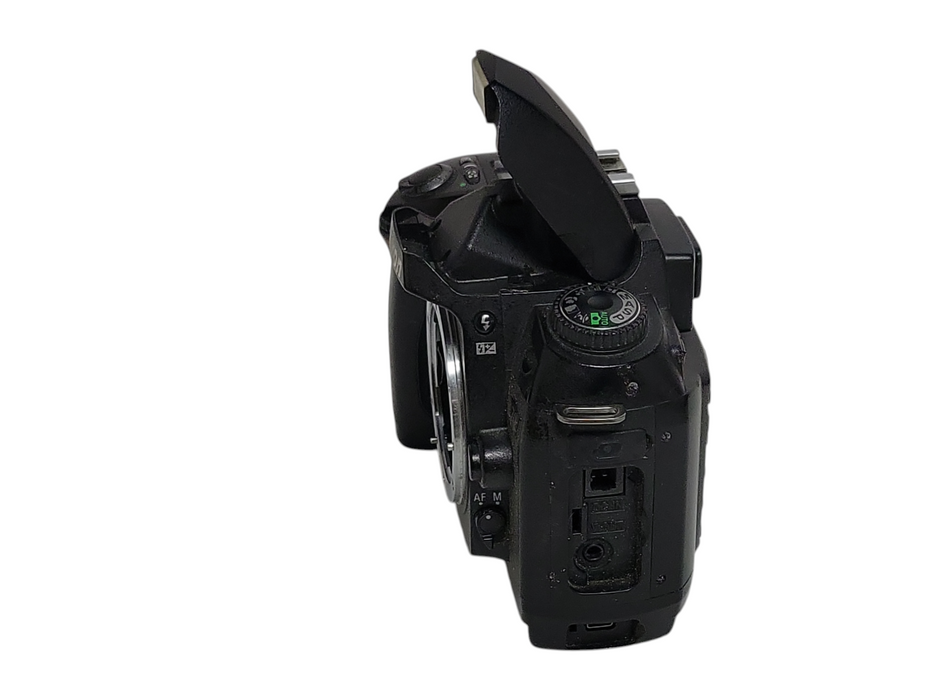 Nikon D70s Digital camera body only, READ