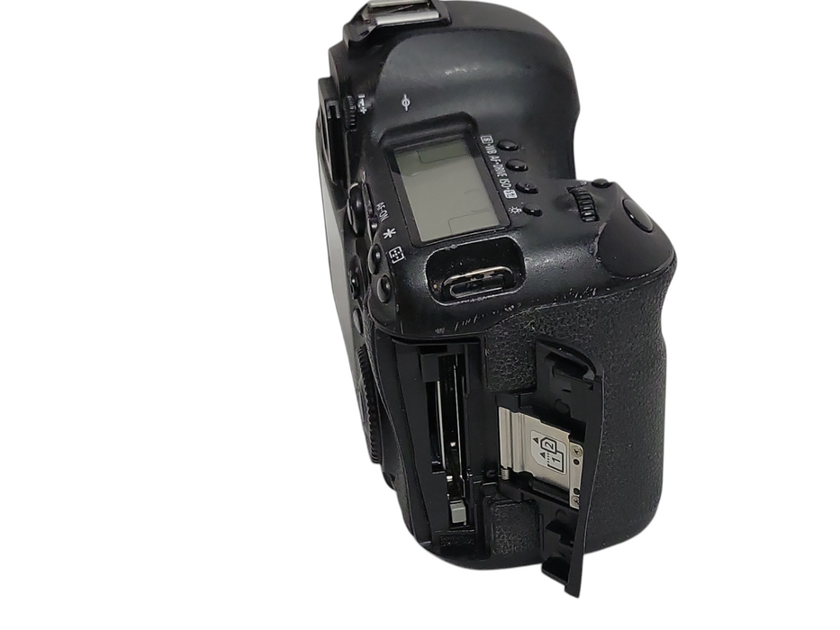 Canon EOS 5D Mark III Digital camera body only, READ