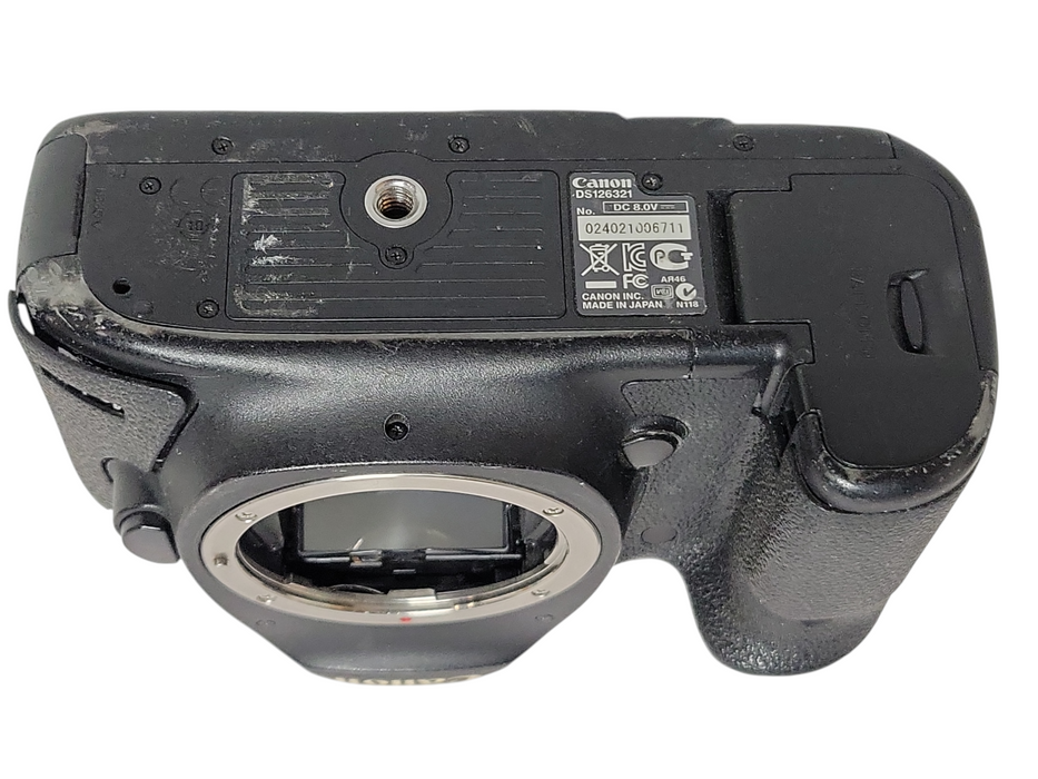 Canon EOS 5D Mark III Digital camera body only, READ