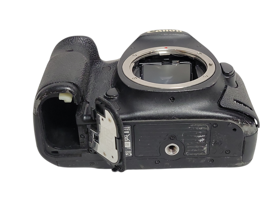 Canon EOS 5D Mark III Digital camera body only, READ