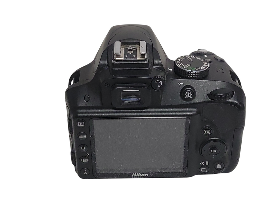 Nikon D3300 digital camera body only, READ