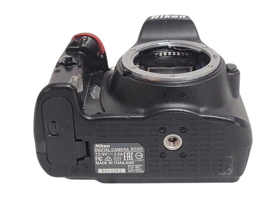 Nikon D3300 digital camera body only, READ