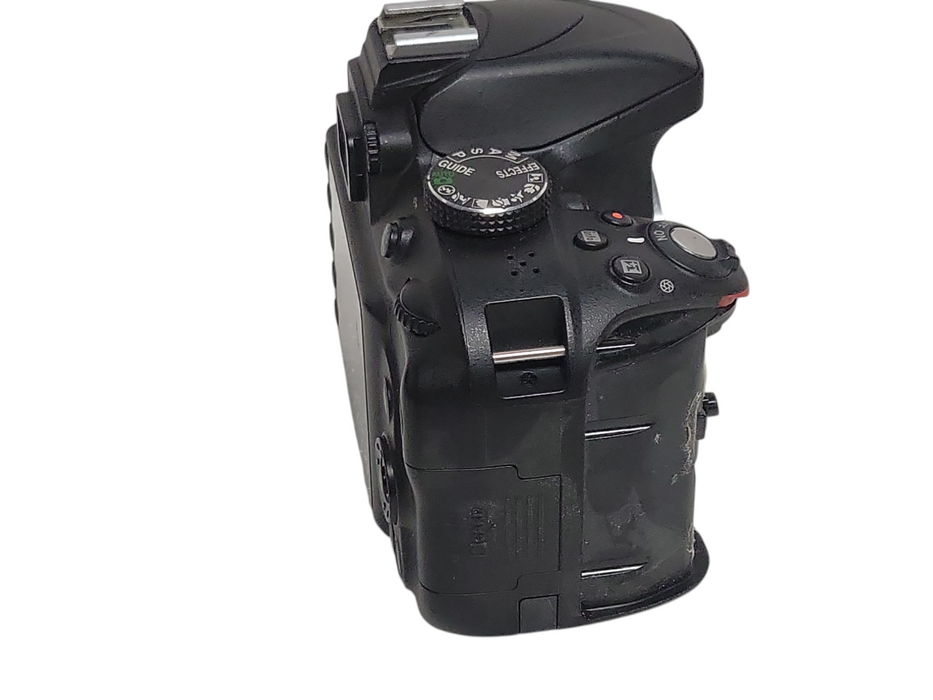 Nikon D3300 digital camera body only, READ