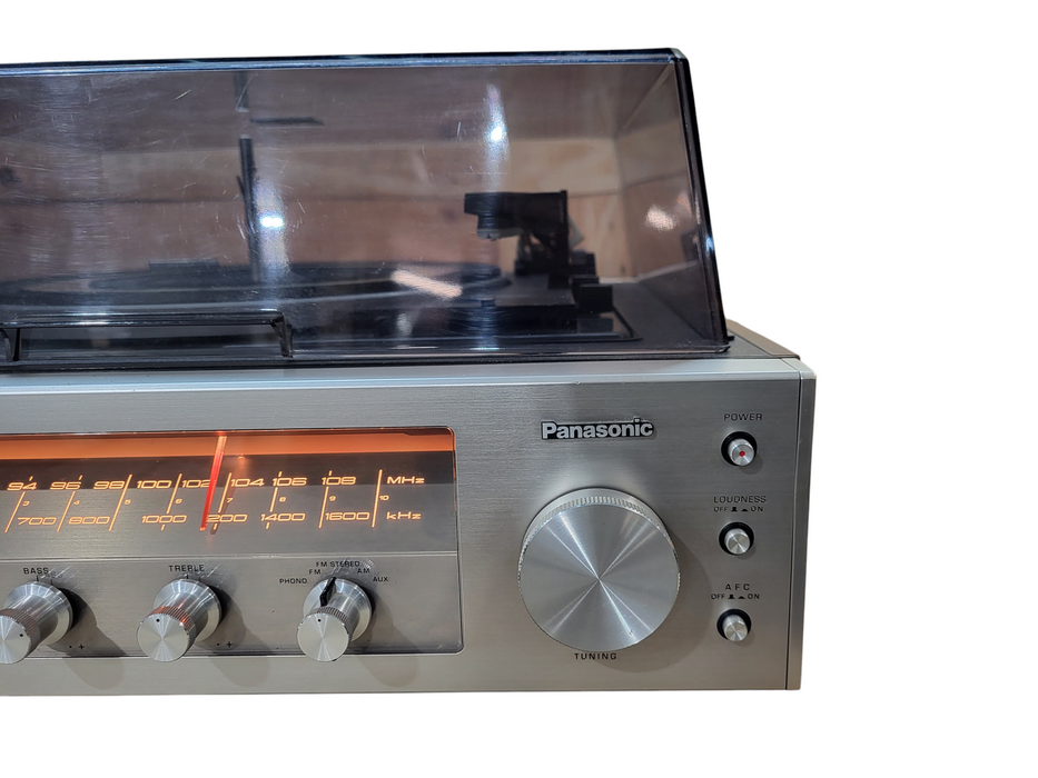 Vintage 1970s Panasonic SE-2300 Model 300 FM/AM Stereo Turntable
