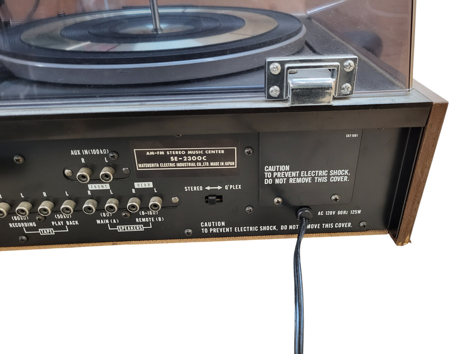 Vintage 1970s Panasonic SE-2300 Model 300 FM/AM Stereo Turntable