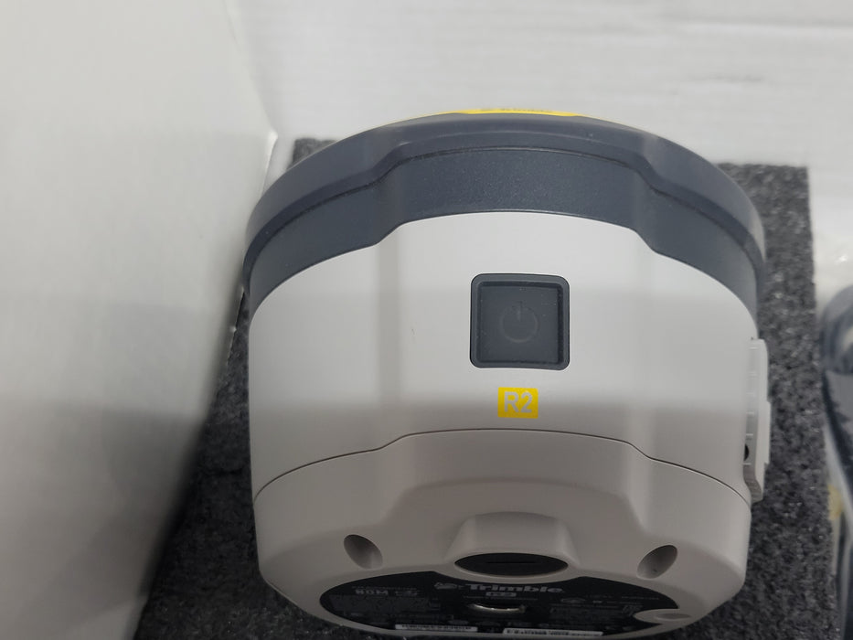 Open-Box Trimble R2 GNSS Receiver 99020-01 w/ batteries, charger, and power adap