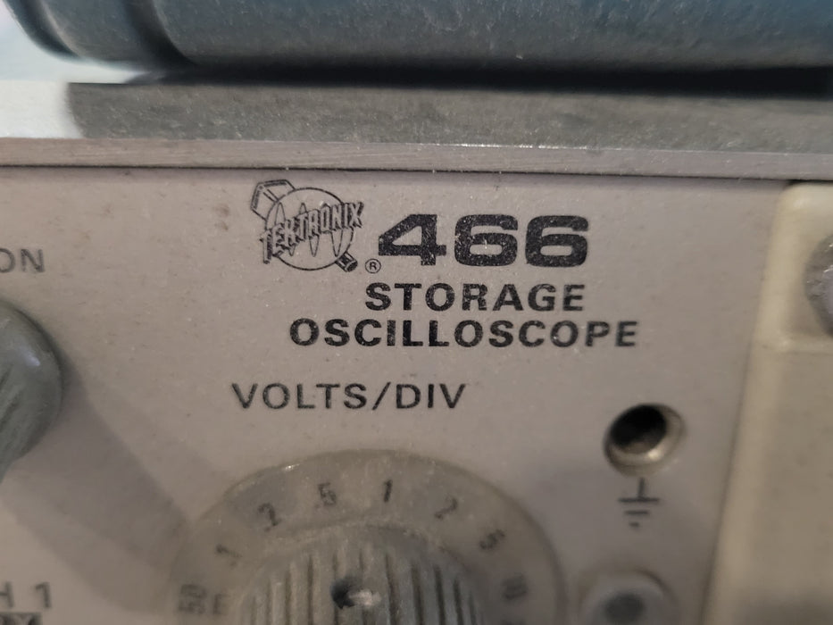 Tektronix 466 Storage Oscilloscope, powers on, READ