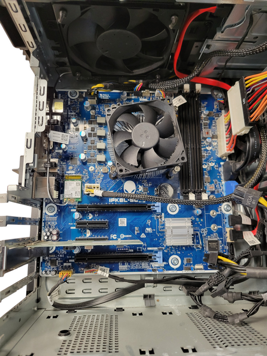 Alienware Aurora R6 NO CPU/No HDD/RAM/GPU (READ)
