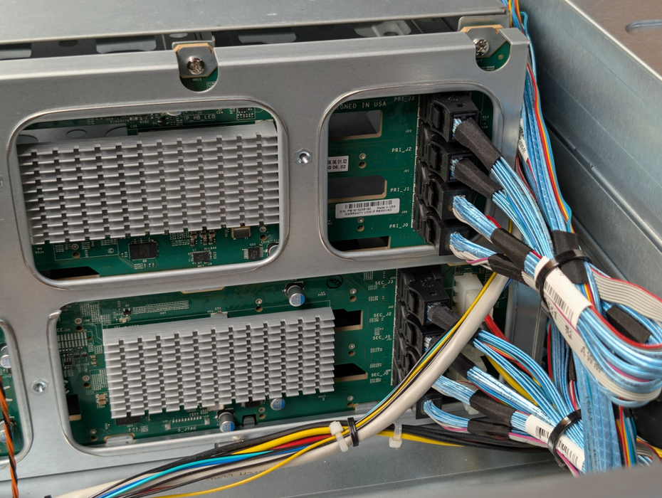 Supermicro CSE-847 JBOD 45x 3.5 inch Bays SAS 12 Gb/s CSE-PTJBOD-CB3