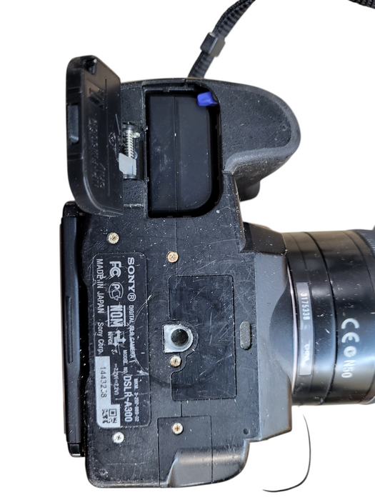 Sony DSLR-A300 Digital Camera 18-70mm Lens