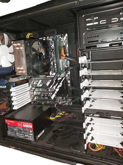 Custom PC Gigabyte Z370XP SLI Intel Core i7-8700 8GB RAM NO HDD