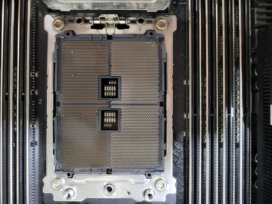 Gigabyte TRX40 AORUS MASTER Motherboard, READ