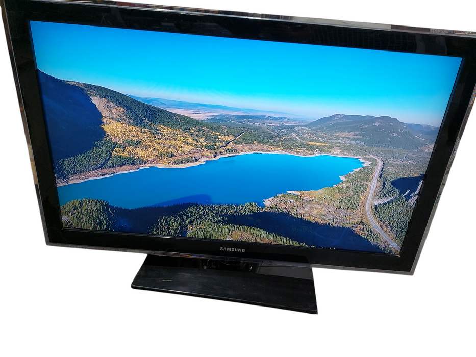 Samsung TV 40" Model: LN40D550K1F  with remote July-2011