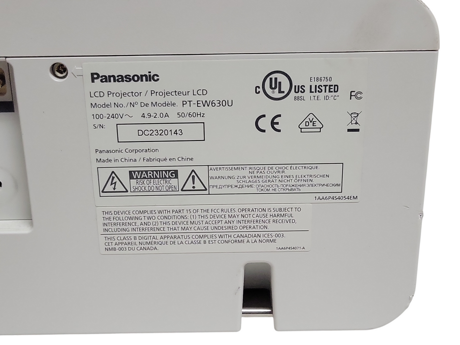 Panasonic PT-EW630U Large Venue LCD Projector 1770 Lamp Hrs , No Remote, READ