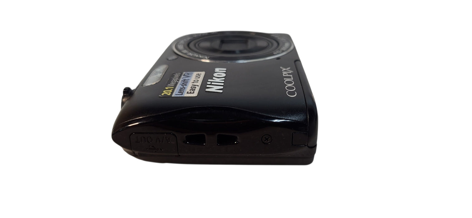 Nikon Coolpix S3700 Digital Camera | READ